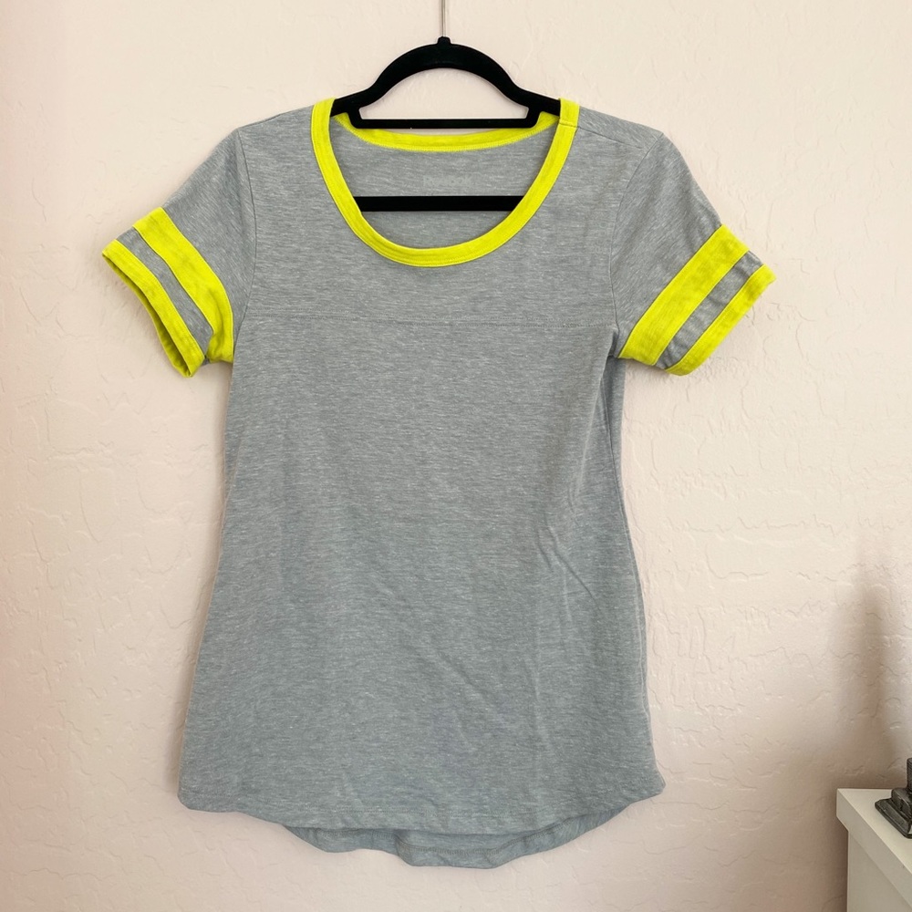 Reebok Tee | Size S